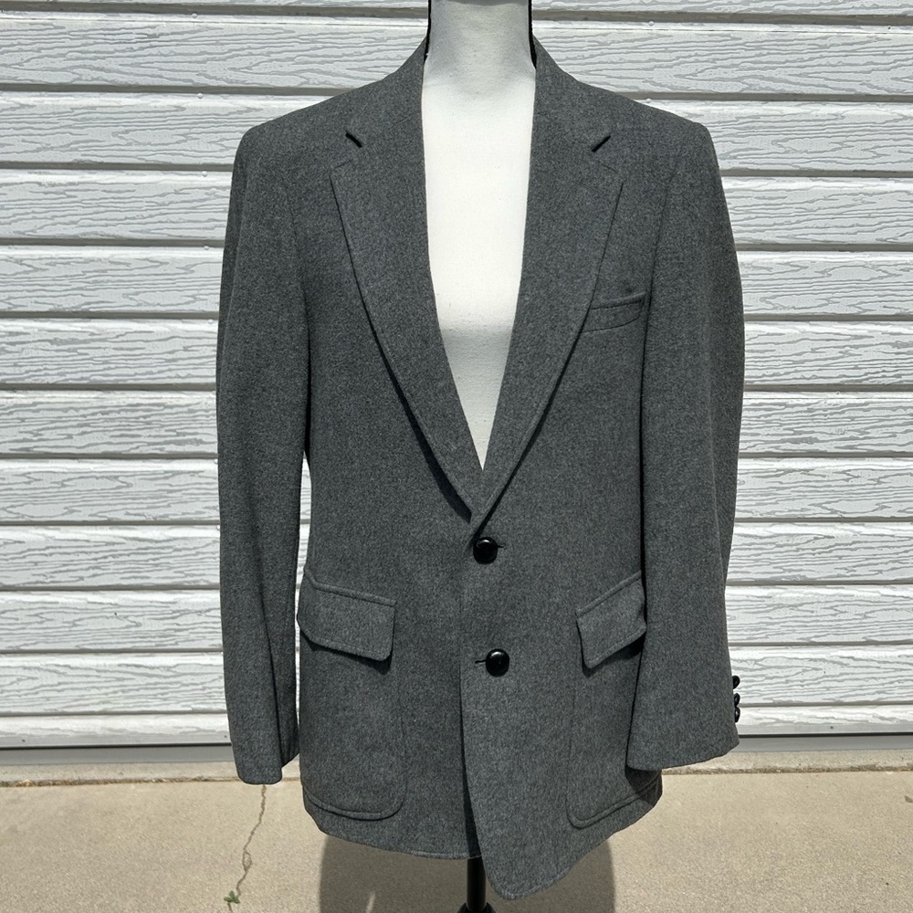 Pure Laine verge, Gray all pure wool suit coat. Size S39 regular.